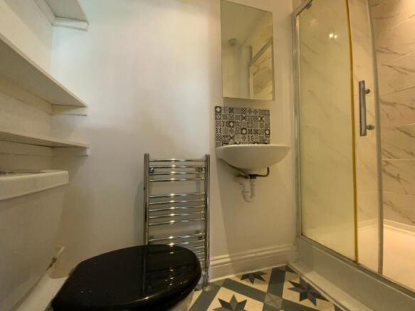 Bedroom 5 Ensuite