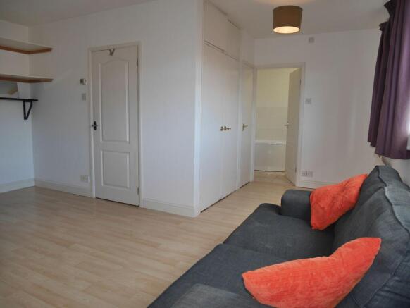lounge/bedroom