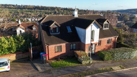 Garratts Way, High Wycombe, HP13 5BX