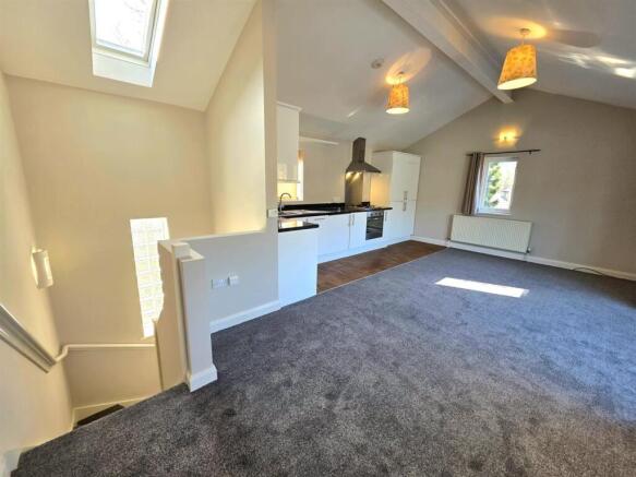 Open Plan Living Room/Kitchen