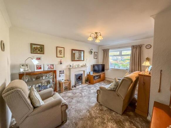 WhatsApp Image 2025-11-13 at 14.30.31 (6).jpeg