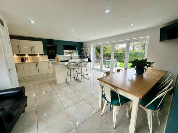 Dining Kitchen
