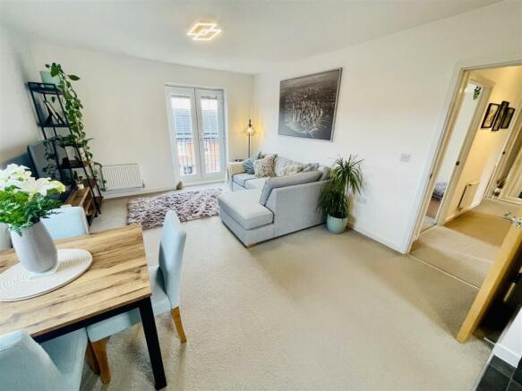 Lounge/Dining Room