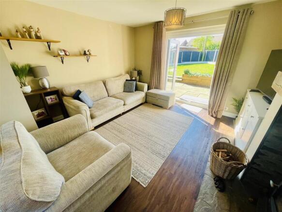 Lounge/Dining Room