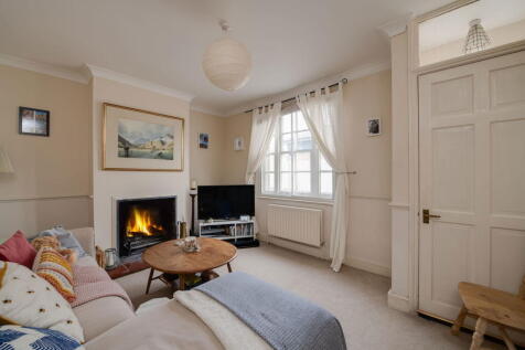 Bar End Road , Winchester