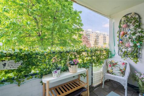 Churchill Gardens, London, SW1V