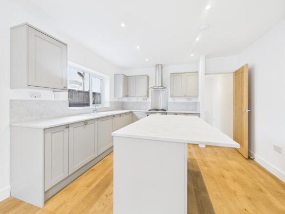 CAM05192G0-PR0120-STILL007