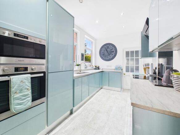 CAM05192G0-PR0144-STILL014