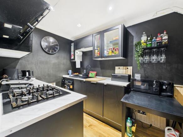 CAM05192G0-PR0163-STILL014