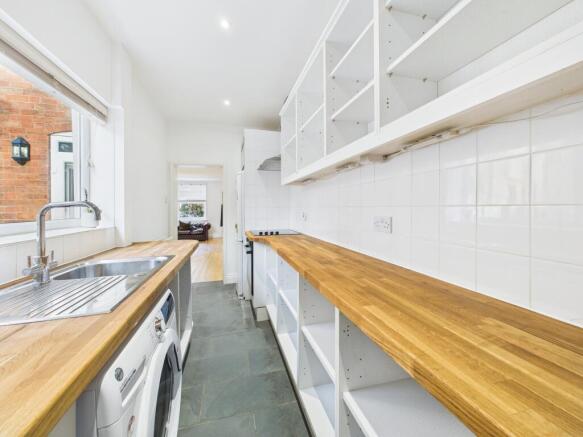 CAM05192G0-PR0164-STILL014