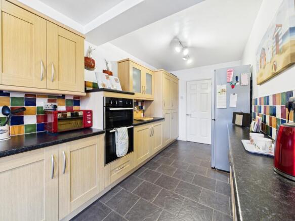 CAM05192G0-PR0166-STILL015