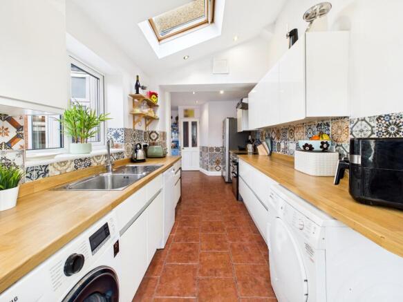 CAM05192G0-PR0170-STILL007