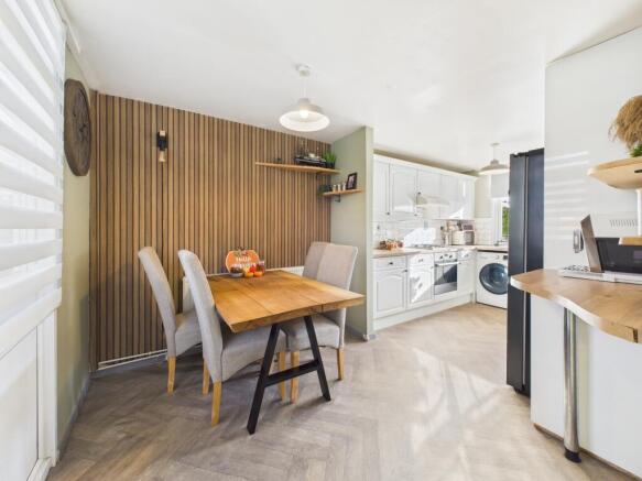 CAM05192G0-PR0180-STILL005