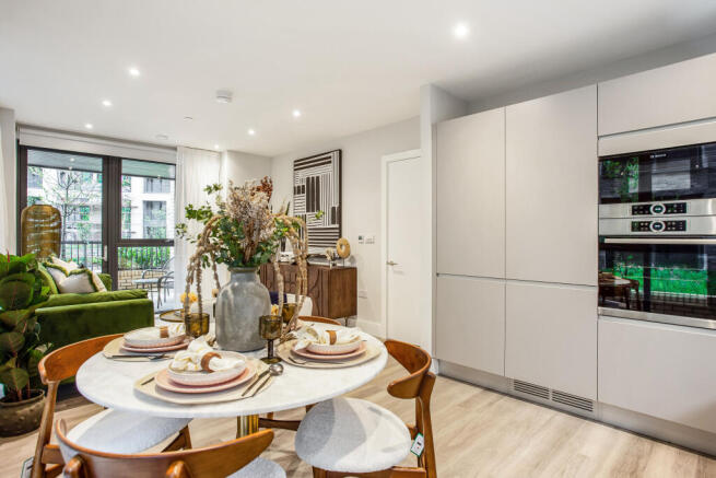 69804_Show-Flat-Heathside (9).jpg