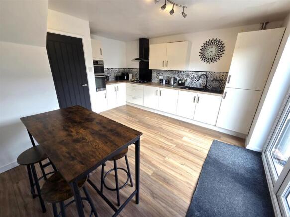 Kitchen .jpg