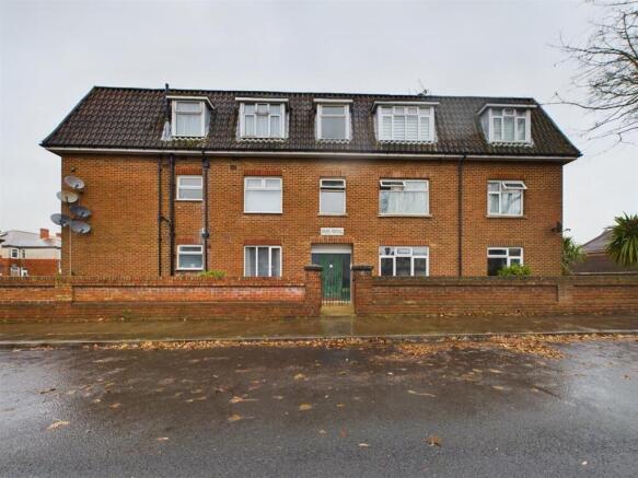 Northern Parade, Hilsea with Garage