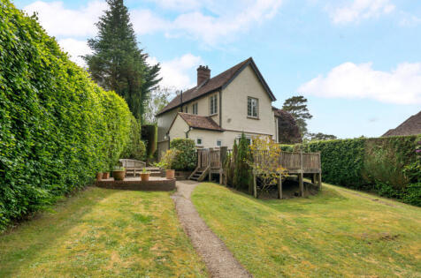 Tarn Road, Hindhead, Surrey, GU26