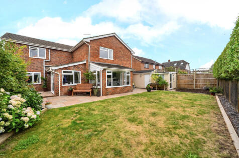 Taylors Lane, Lindford, Hampshire, GU35