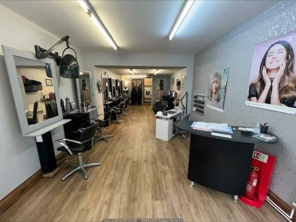 SHOP/SALON