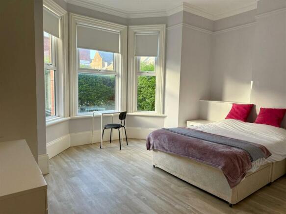 Bedroom (2).jpg