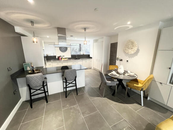 Executive 2 Bedroom Property to Let in Penarth