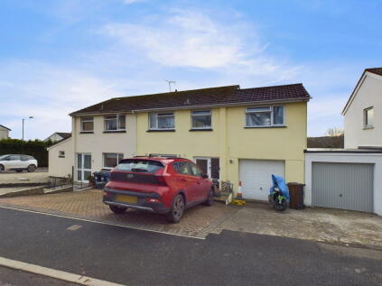Roslyn Close, St Austell, PL25