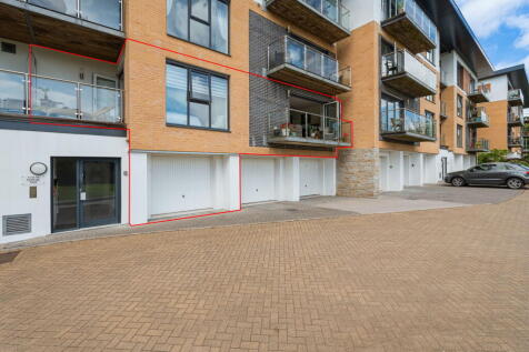 Rashleigh Road, Duporth, St. Austell, PL26 6DW