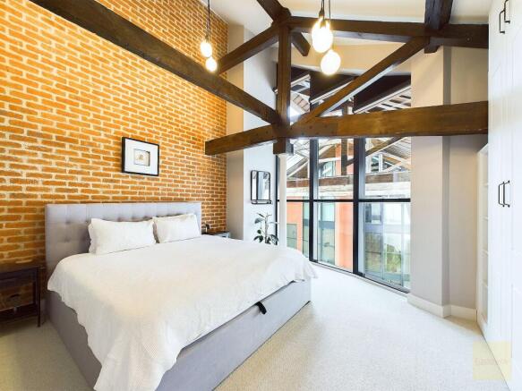 Principal bedroom