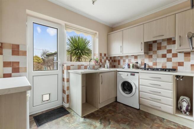 Colindale Road, 31-006.jpg