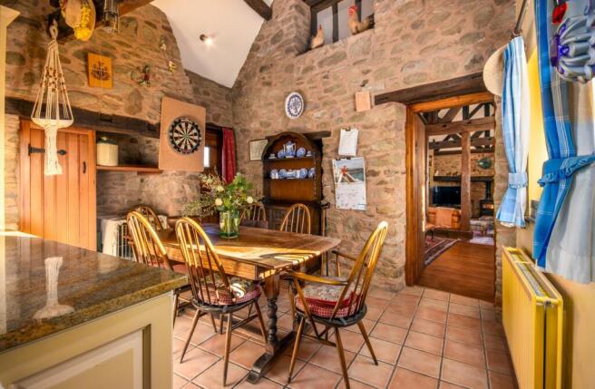 Kitchen/Dining Area