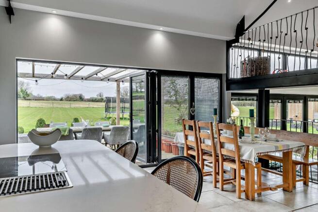 Kitchen/Dining Room