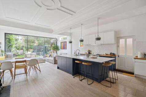 Montague Gardens, London, W3