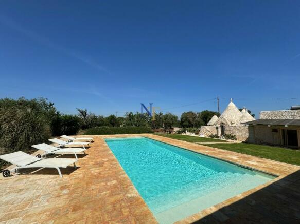 Trullo with pool