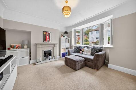 Outwood Walk, Horsforth, LS18