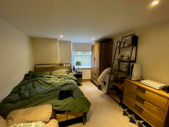 Bedroom two (1).jpg