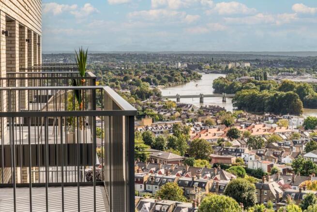 Kew Bridge Rise Show