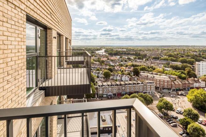 Kew Bridge Rise view