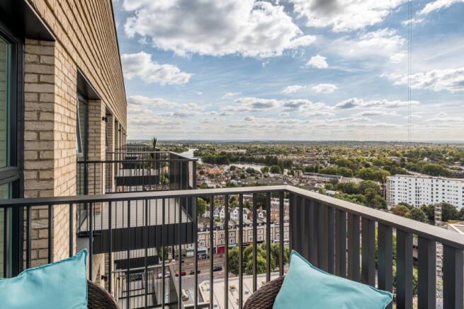 KBR - 2 bed - balcony