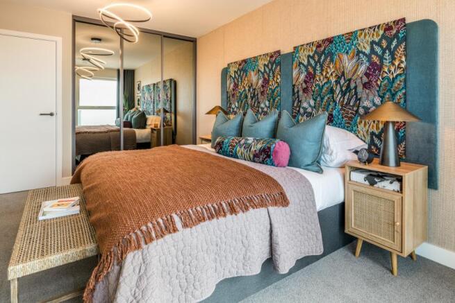 Kew Bridge Rise, 1 Bed show home, principal