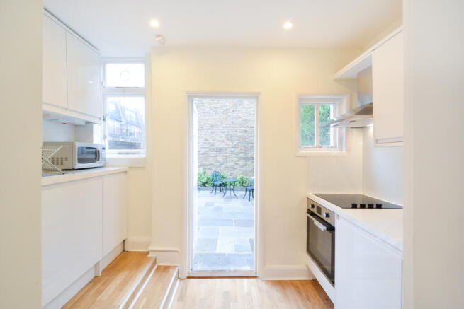 Flat 2, 24 Almeida Street (6)