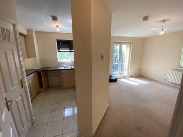 LOUNGE/KITCHEN
