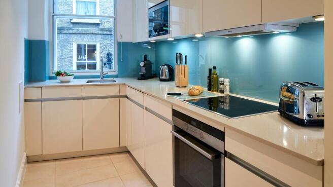 CCH_Deluxe-1-Bedroom_BBlock-Kitchen.jpg