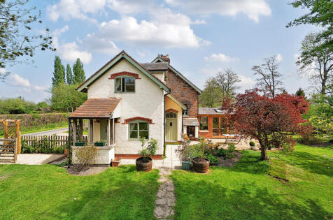 House with Annexe and Land, Adleymoor, Craven Arms