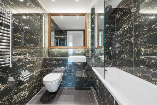 Flat 3303, Sky Gardens SW8 2FZ-Low Res-2.jpg