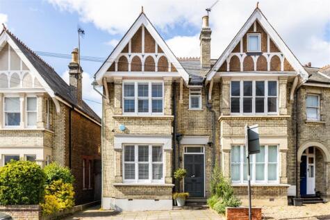 Fengates Road, Redhill