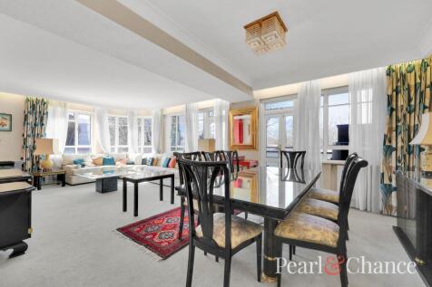 Riverside Drive, Golders Green Road, NW11