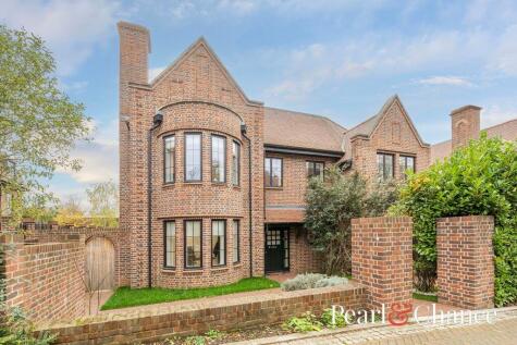 Chandos Way, Hampstead Garden Suburb, NW11