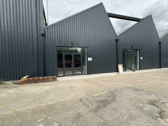 ROSEVILLE ROAD BUSINESS PARK UNIT C - Hamond Estat