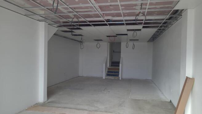 Retail unit  3.JPG