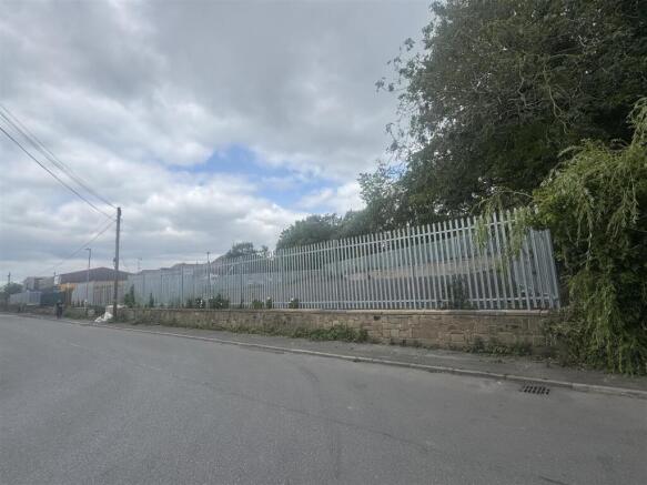 commercial property to let batley.jpg